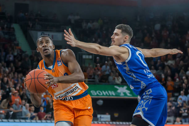 让他在场上 让他在场上